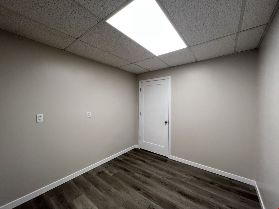 704 University Ave W
