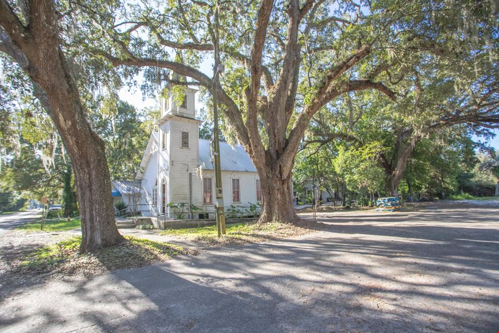 Welcome to the Historic Episcopal Church Sanctuary C-216