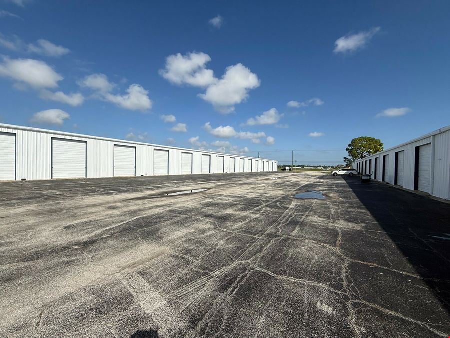 Small Bay Warehouse in Heart of Melbourne