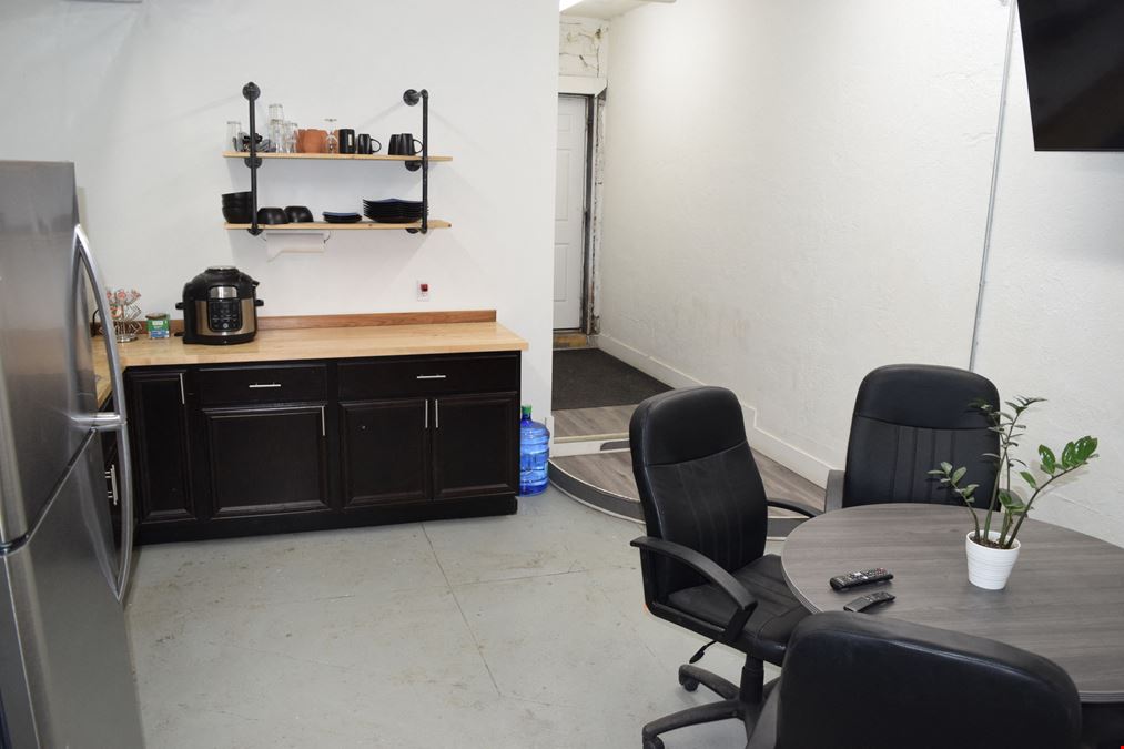 120 SF office/retail space for lease
