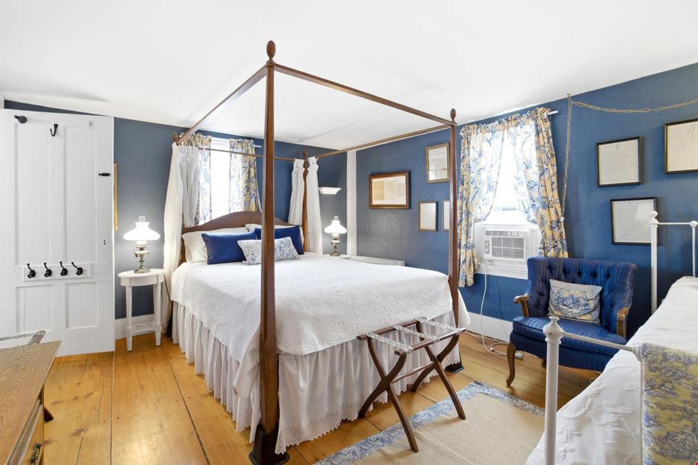 Historic Bed & Breakfast Estate with Event Barn on 5.6 Acres