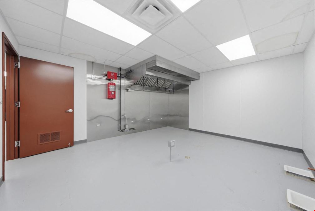 2201 W Howard St, Chicago, IL, 60645