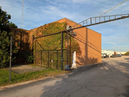 Preview of Industrial space for Sale at 11633 S Mayfield Ave