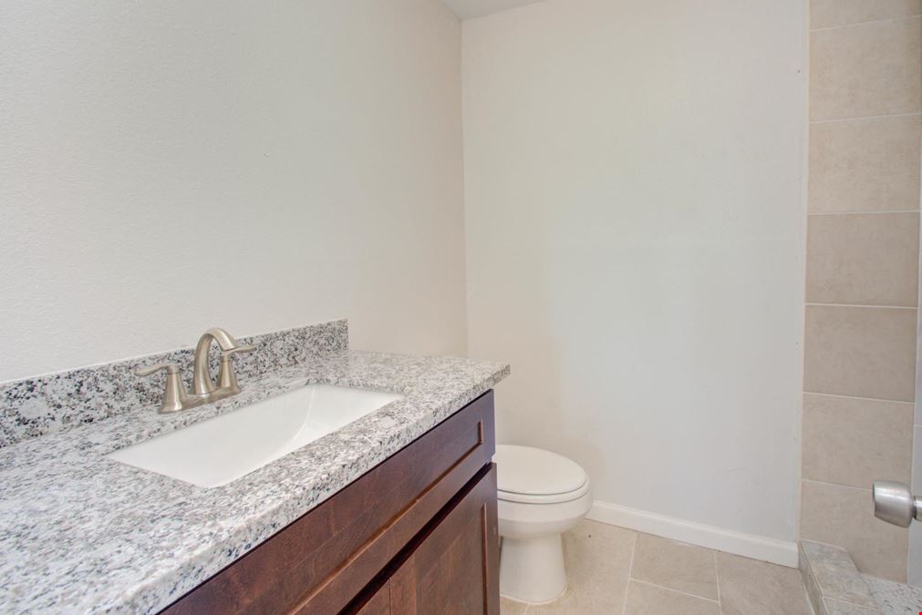 1051 W Little York Rd, Houston, TX 77091