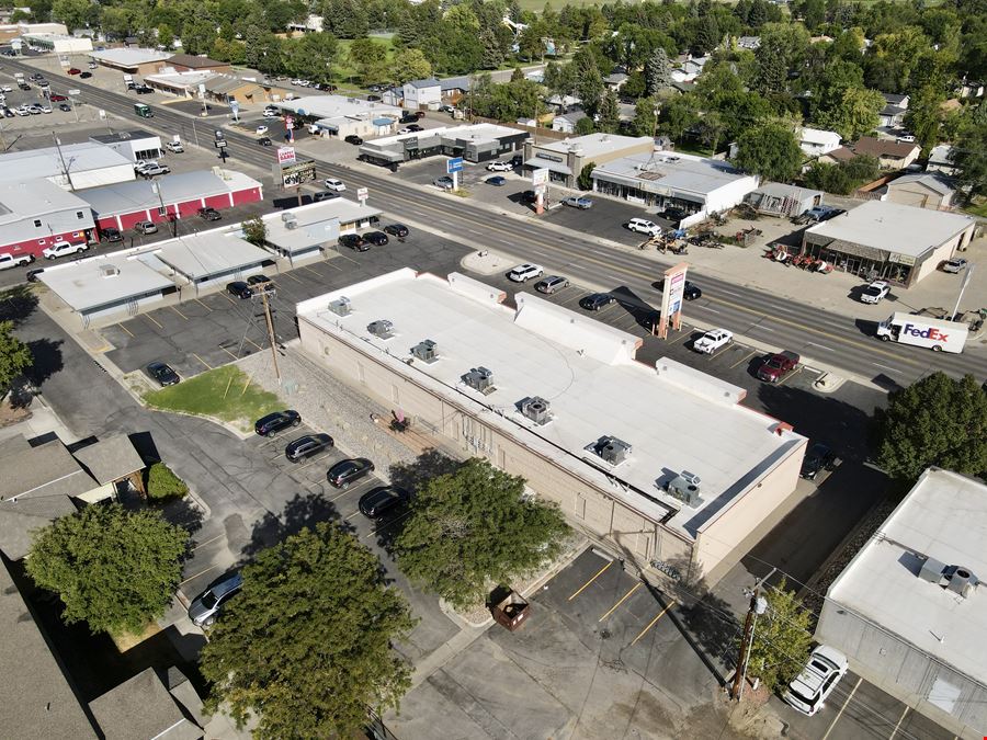2010 Grand Ave