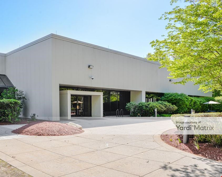 100 & 200 Financial Park