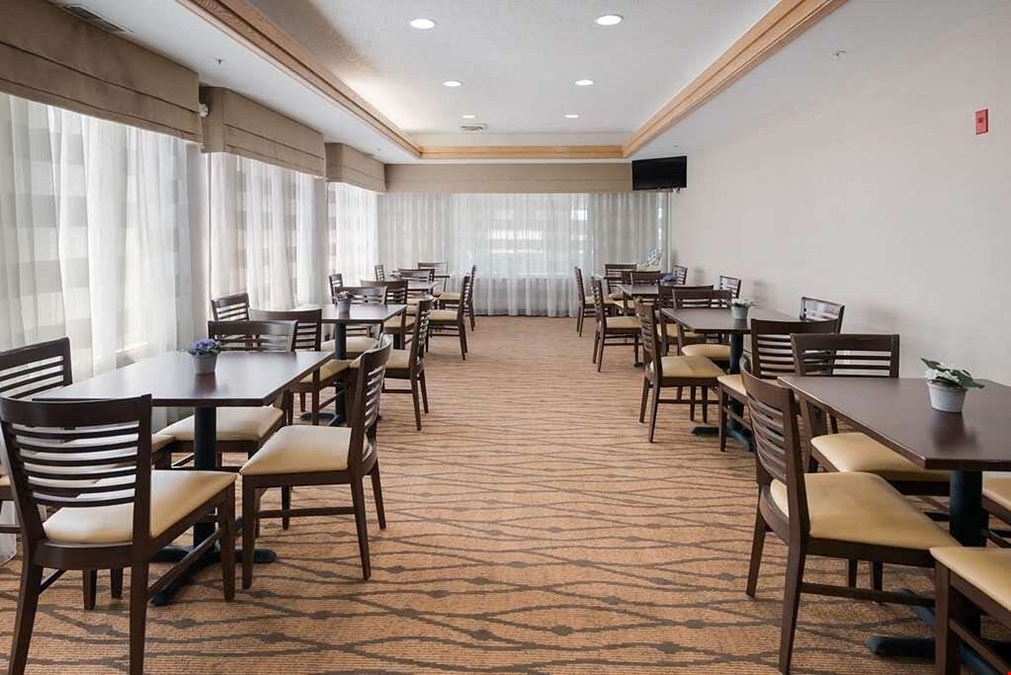Sleep Inn & Suites - Port Clinton, OH