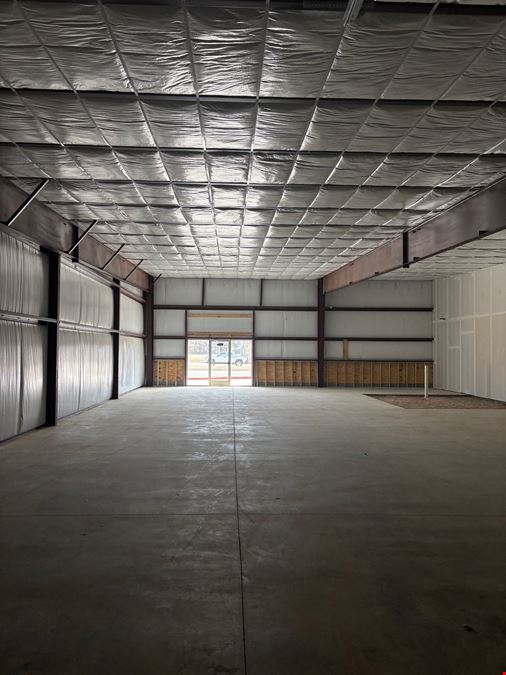 3,526 SF Office Warehouse For Lease