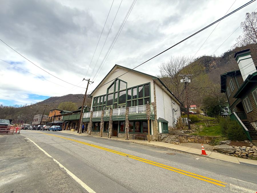 Retail Building in the heart of Chimney Rock Village
