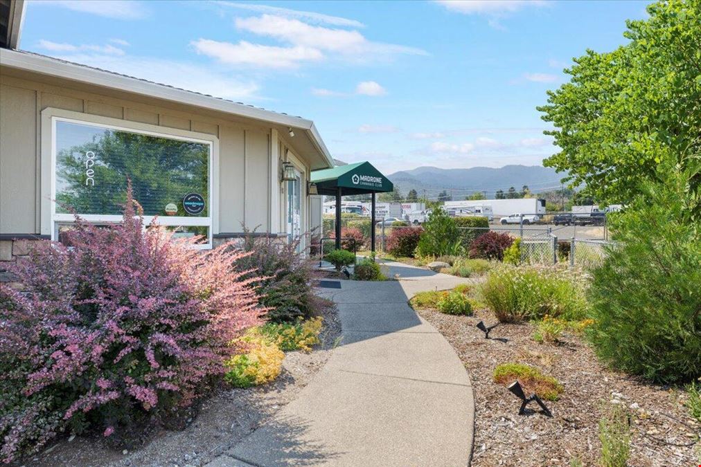 481 Applegate Way