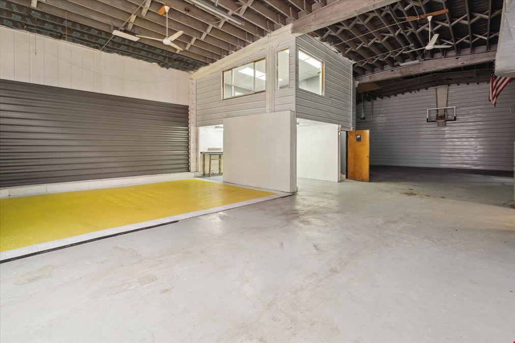 206 W Louis Glick Hwy