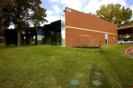 Preview of commercial space at 1903 - 1907 Ascension Blvd
