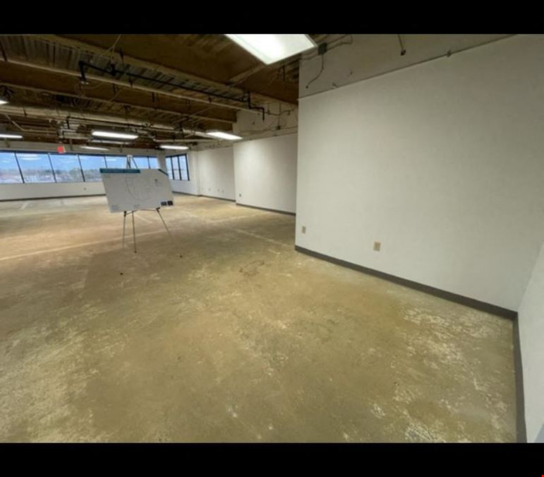 3,354 SF 870-Suite 403 Professional Office Space