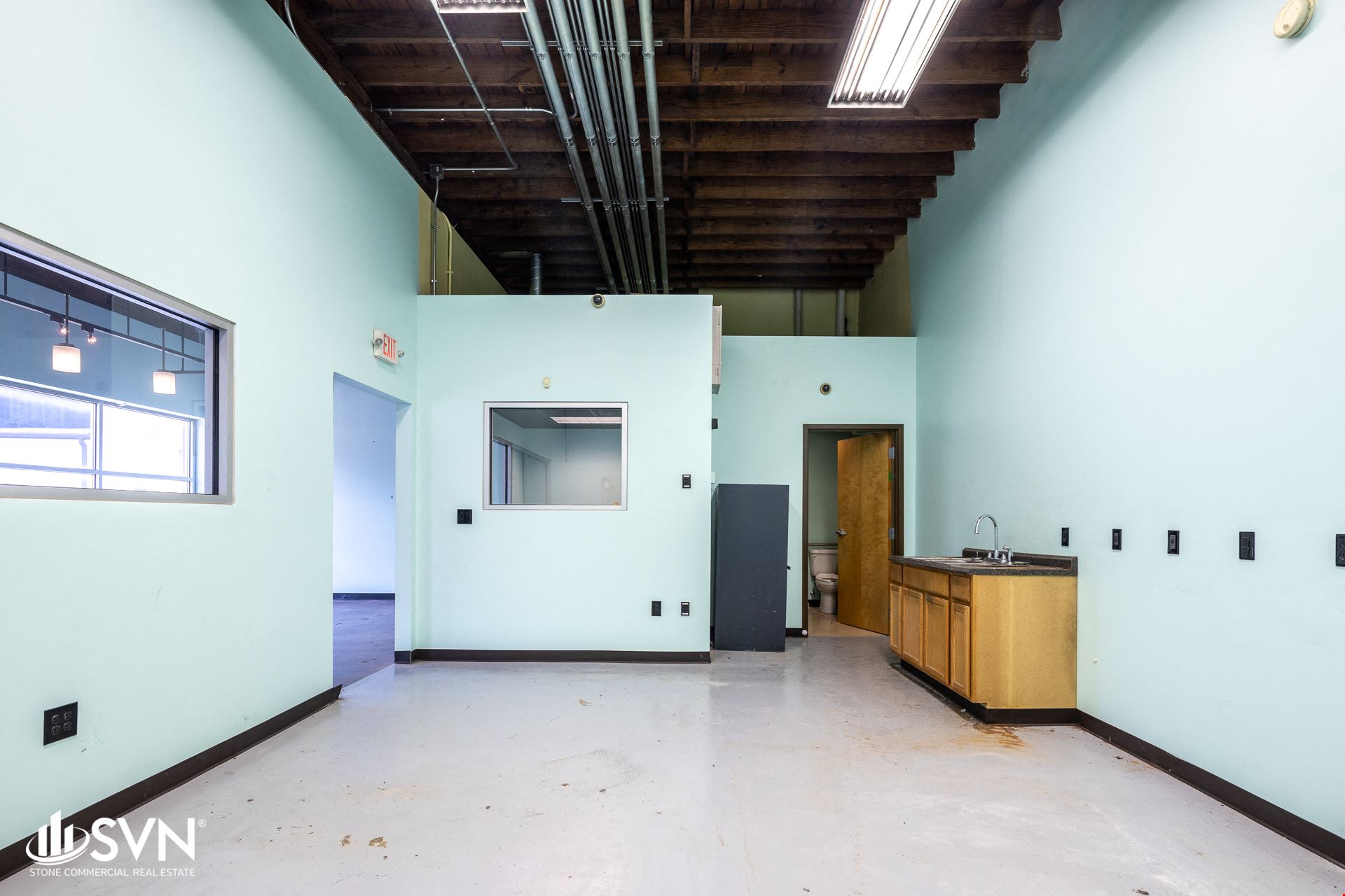 Warehouse Block Creative Retail