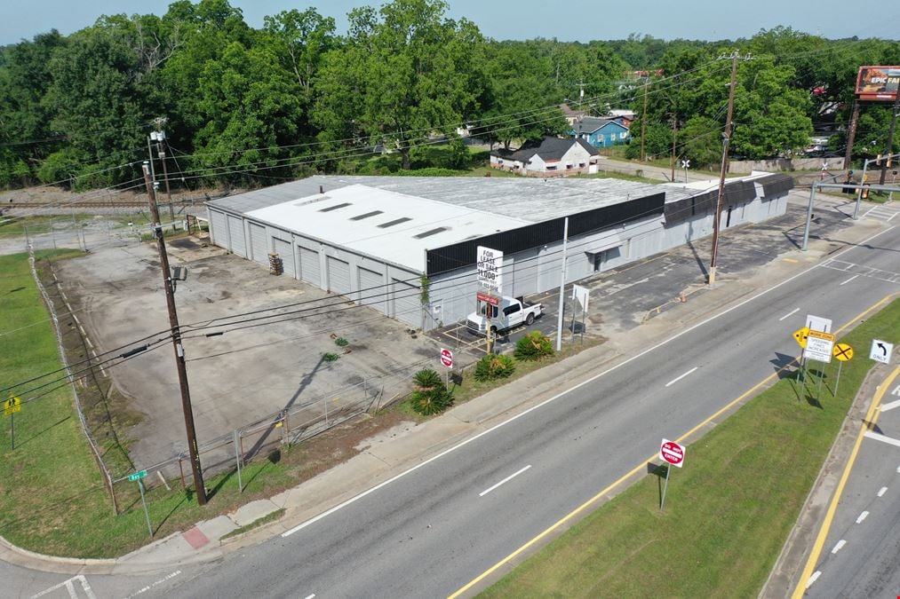 ±11,320 SF Free-Standing Office/Industrial Building | for Lease