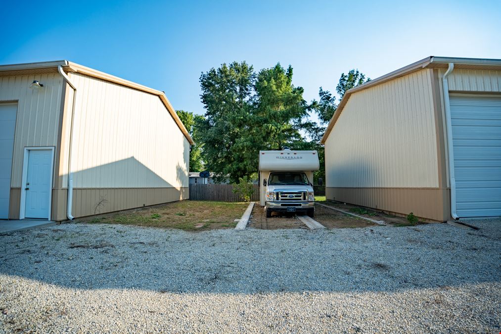 Bardominium with Shop Space