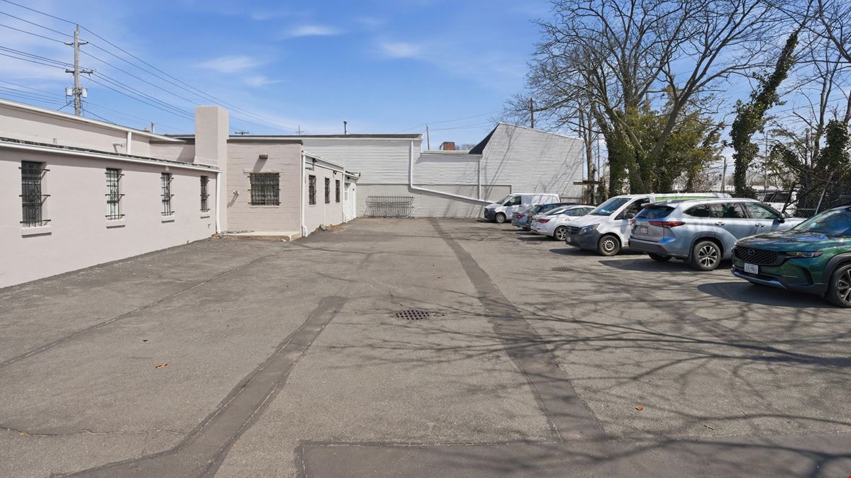 4,880 SF INDUSTRIAL WAREHOUSE