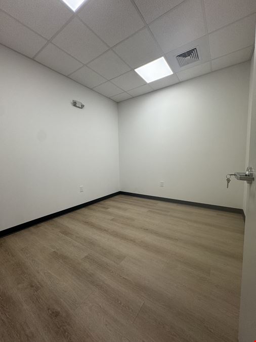 Private Offices with On-Site Podcast Studio - Connect Corporate Center