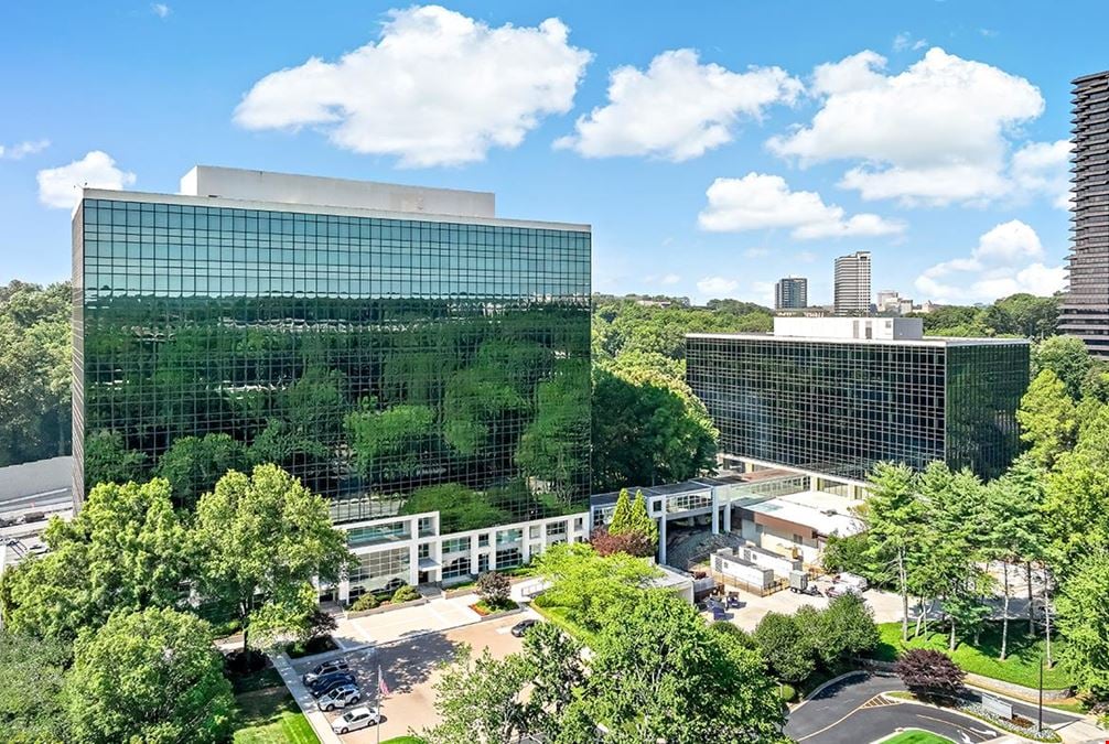 64 Perimeter Center East (R070a)
