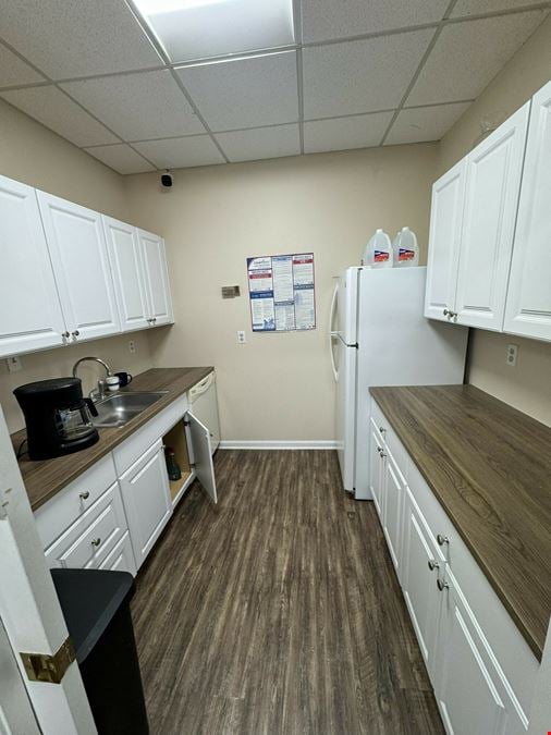 Waterloo Center Condominium | Lee St. | Warrenton, VA