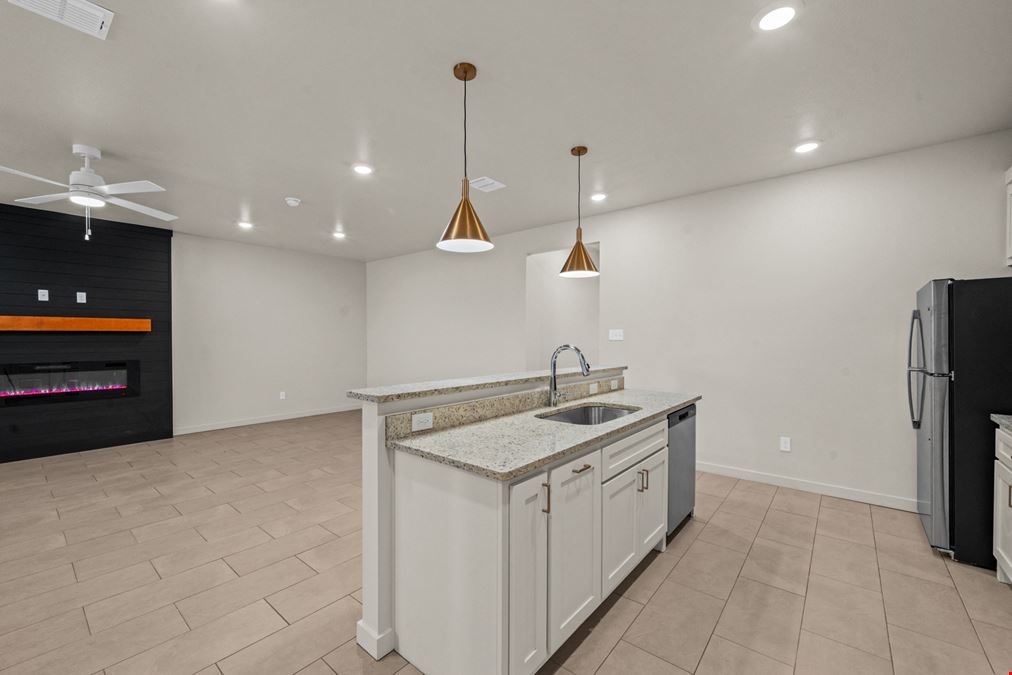 41st Street Luxury Townhomes