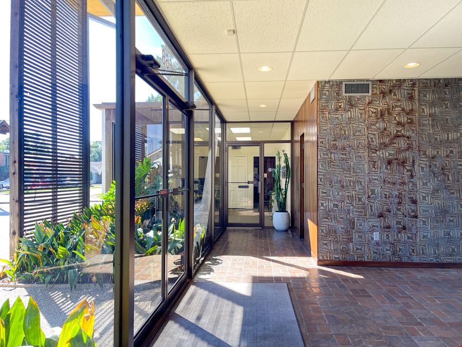 Serene Class A Office Suite for Lease in Mid-City