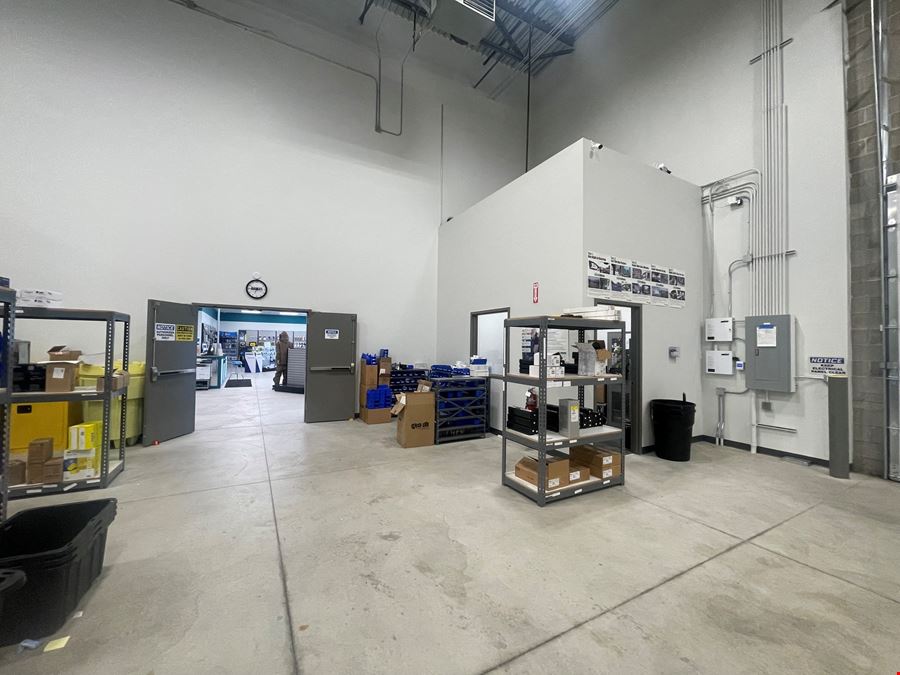 Industrial Warehouse & Showroom for Lease
