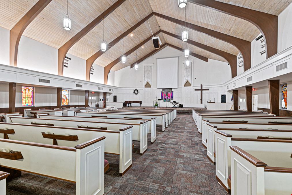 35,000 SF Church & 20,000 SF Youth Center For Sale in Downtown Greenville, TX