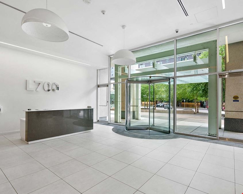 Lloyd 700 Bldg