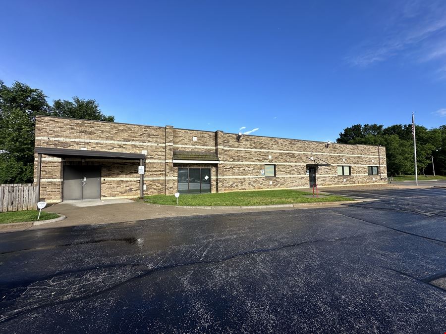 1414 W. Elfindale: ± 16,744 SF Office Building For Sale