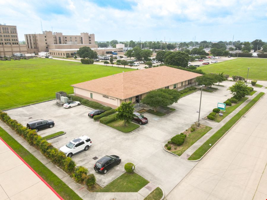 Versatile Medical Office adjacent to Ochsner Health