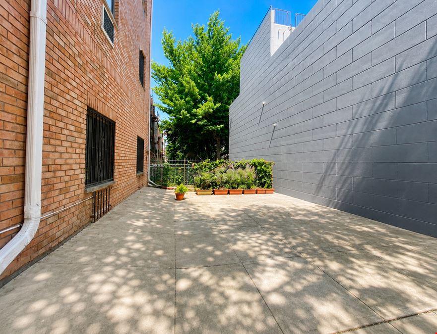 177 Moffat St