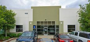 908 W 10th St