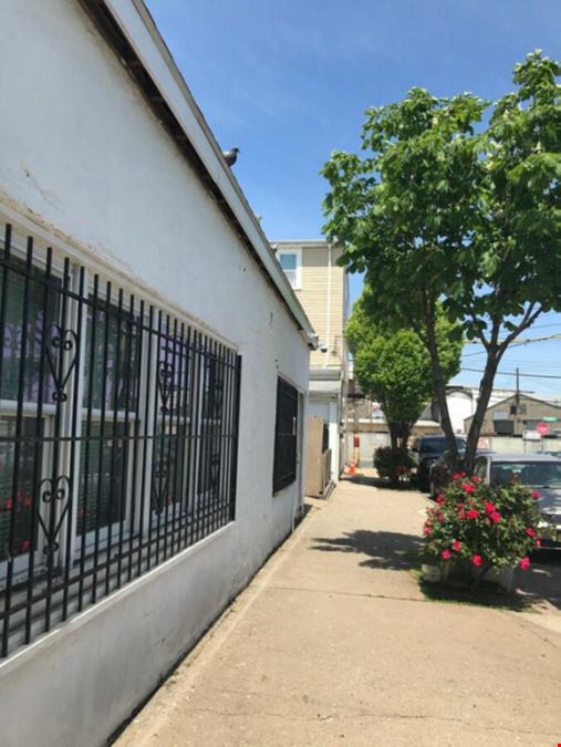 2580 Richmond Ter