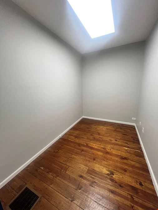 427 E. Golf Rd.,