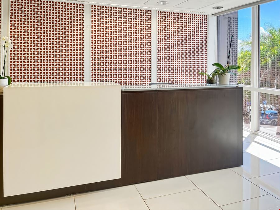Regus - Vero Beach – Miracle Mile Plaza