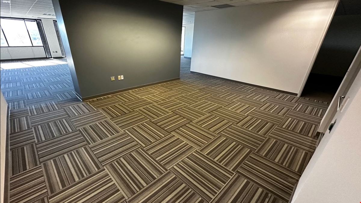 7144 SF Suite 640 Professional Office Space Available in Pittsburgh, PA 15220