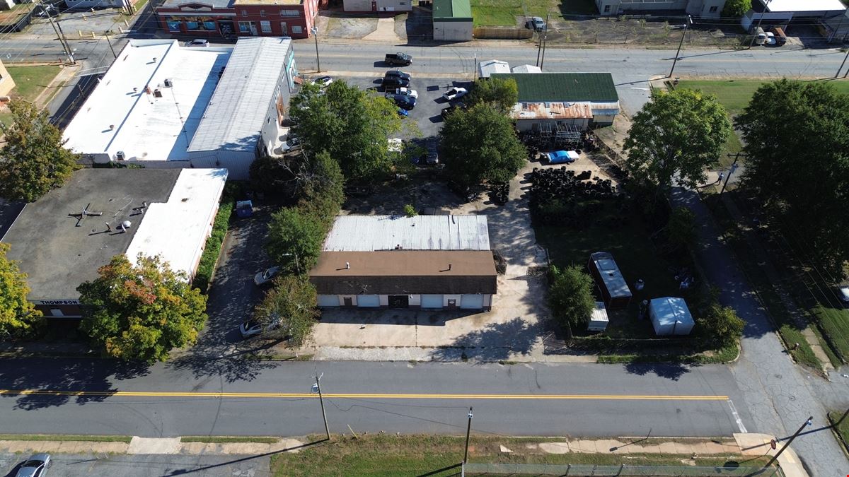 320 W Market St, 307 W Church St, 00 W Church St