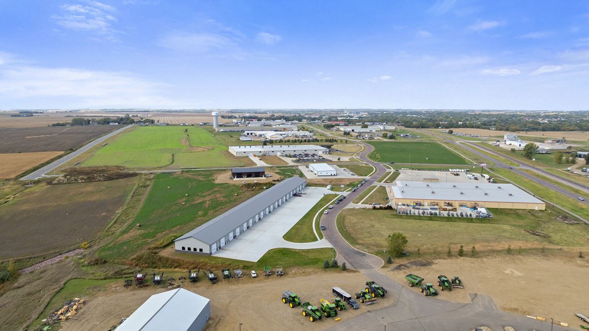 1301-1337 John Deere Circle