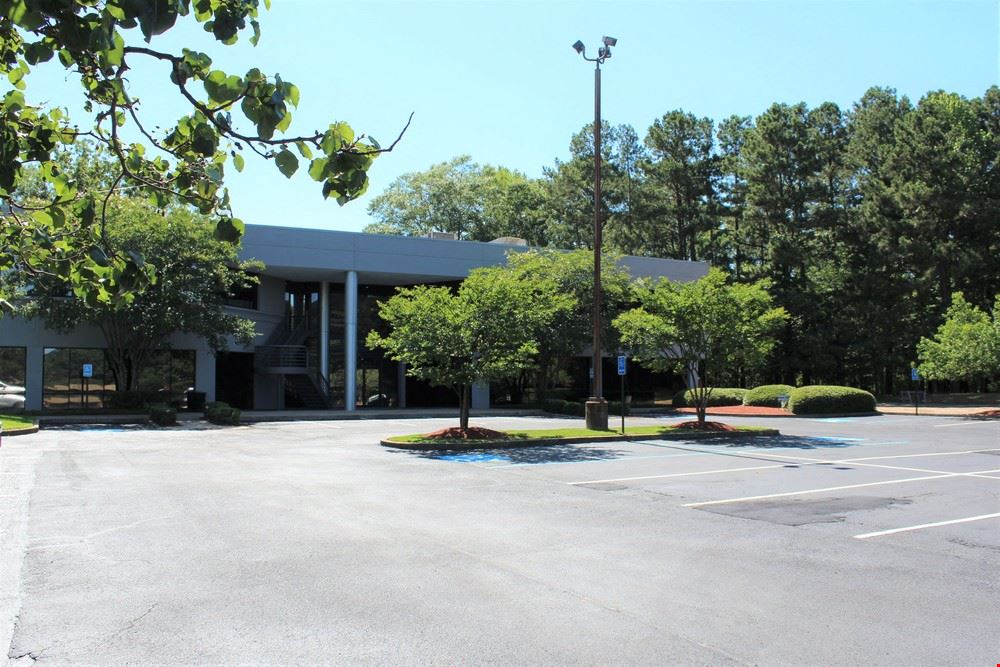 Twin Lakes Office Park | The Atrium Building
