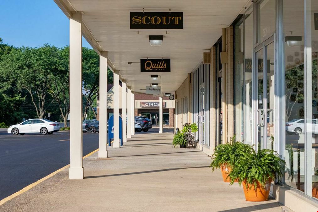 Chenoweth Plaza Shopping Center - Space for Lease