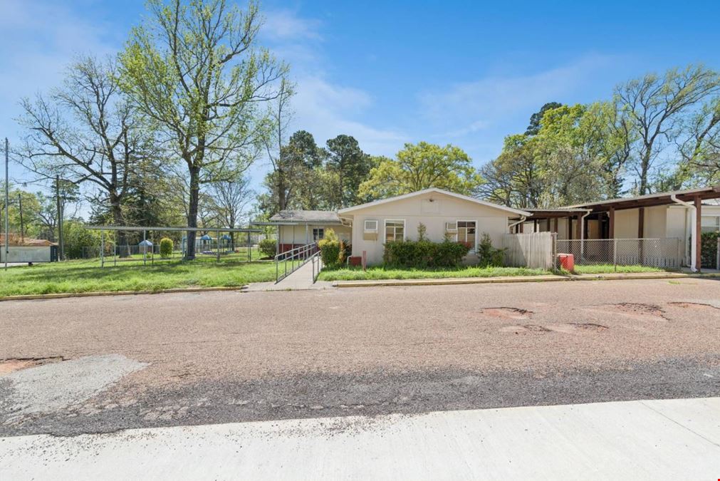 2906 & 2926 Old Houston Rd