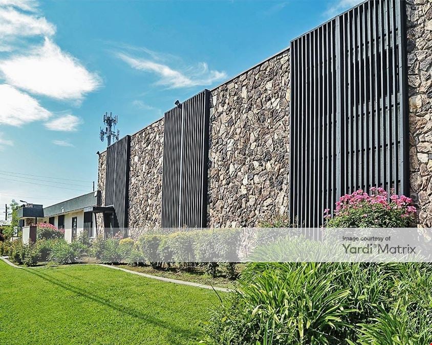 3325 Longview Drive