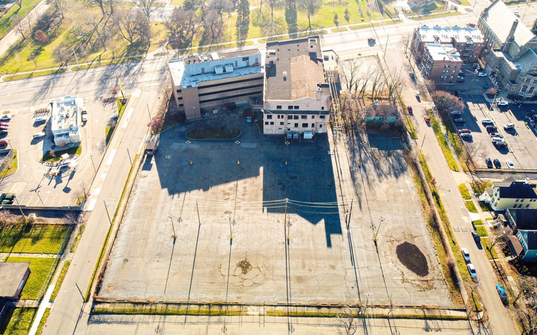 8701-8735 E Jefferson Ave