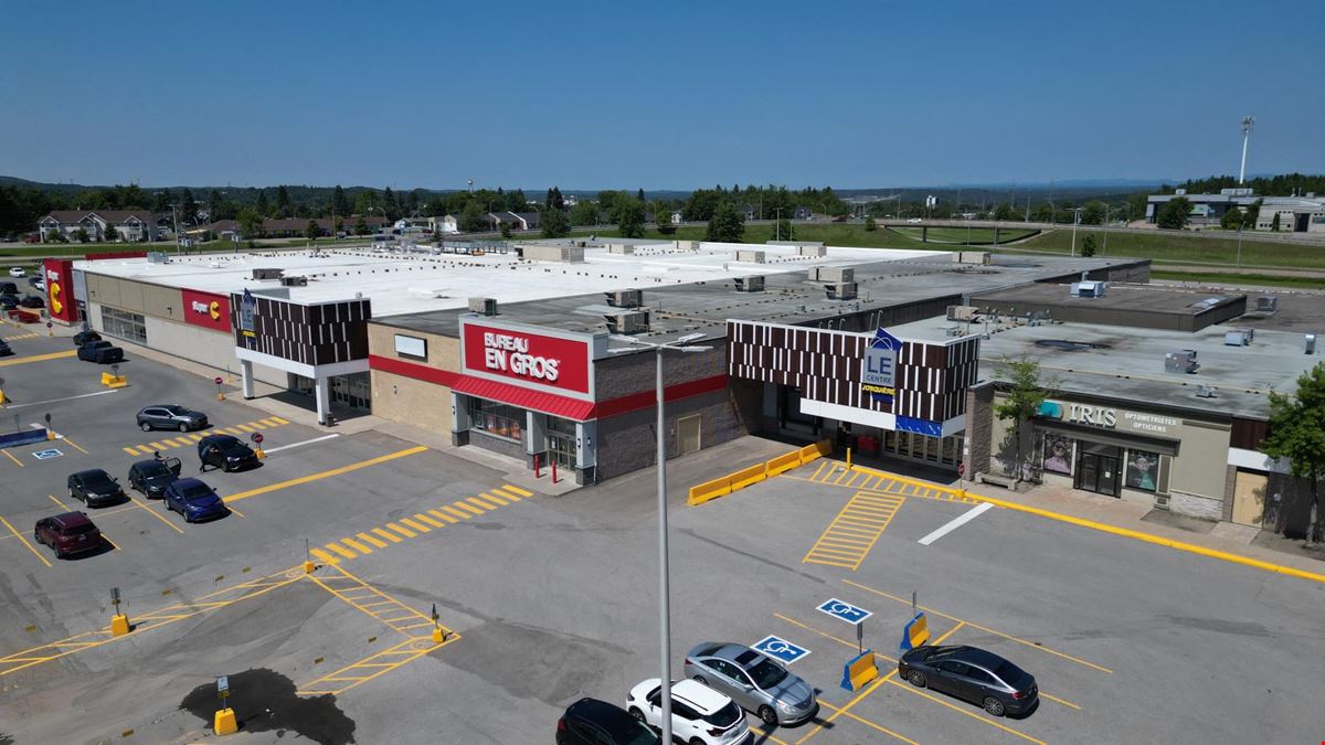 LE Centre Jonquière