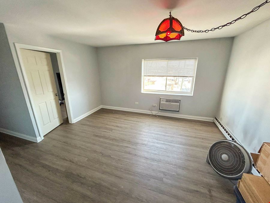 7631 W 63rd Place