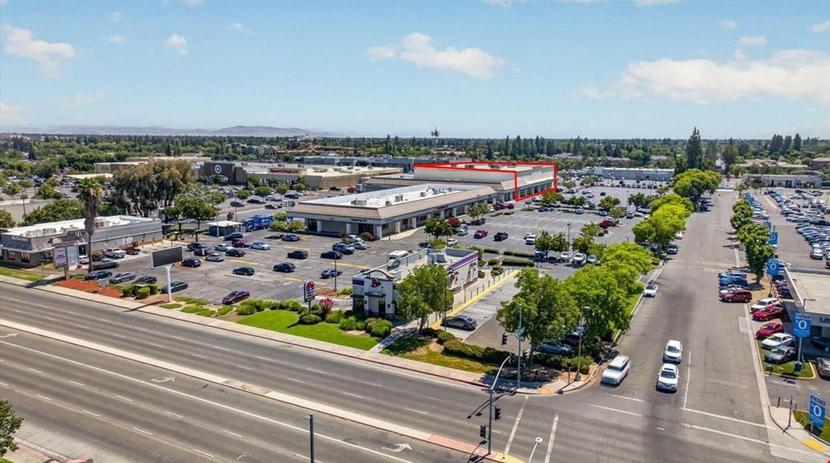 ±67,259 SF Blackstone Ave Retail Building