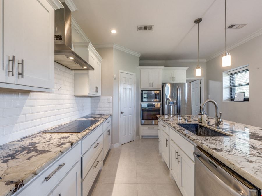10711 Hidden Lake Ln