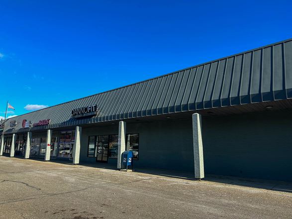 Preview of Retail space for Rent at 29048-29098 N Campbell Rd