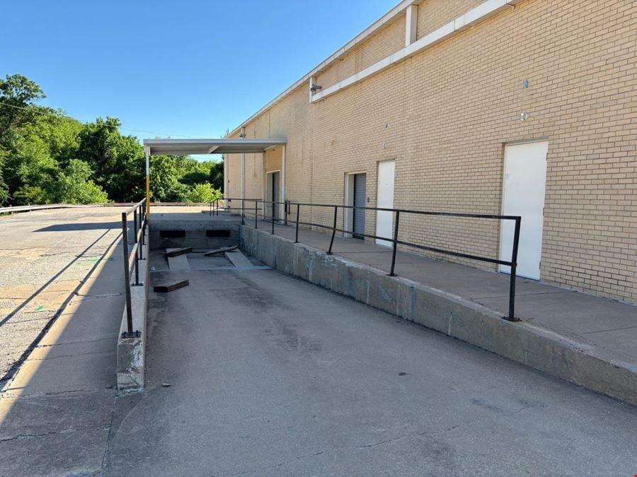 564 SE Washington Blvd - Eastland Shopping Center - Retail